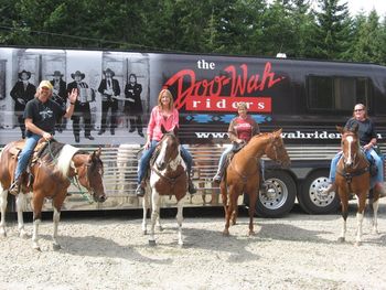 09-09-10: Lindy with the real wranglers...Linda, Kim and Liz.
