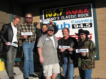2007 - We had a wonderful visit with Big Chris Hart at Cub Country 94.5 in Reno, NV.
Chris has been playing our new single, "Dear Beer", and invited us down to the
station to chat. We look forward to coming back to Brew Brothers during the Reno
Rodeo in June. If you're in Reno and want to hear some great country music, tune
in to Cub Country 94.5. Thanks Chris, for all your support!!

