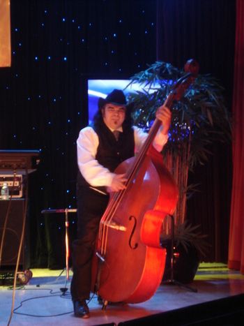 12-05-09: Meet our new bass man Paul Loranger  Nice to have you and your slappin bass aboard!
