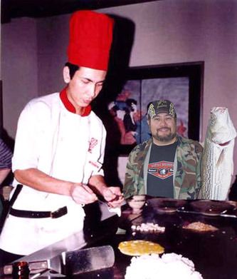 2006 - ...I think the fish was getting a bit nervous at this point...But
you know you have to show a big guy like this off!! Way to go
Keith!
