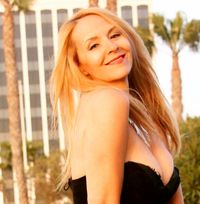 Monday Monday @The Hotel Cafe in Hollywood - CAnadian Songwriter spotlight 