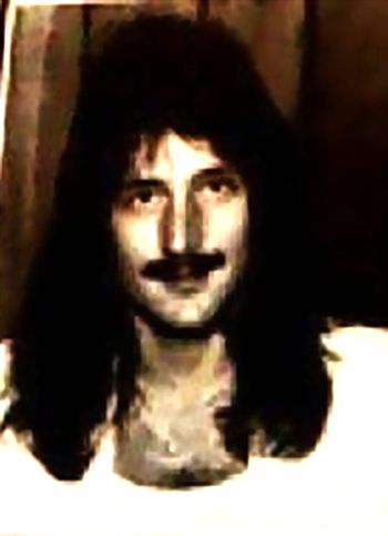 One of Kys all time great guitarists, John Joslin.
