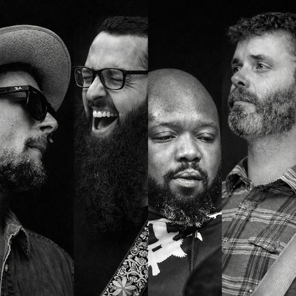 Ben Harold & The Rising four piece live black and white