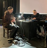 Dickson & Familiar plus TotoRobyn