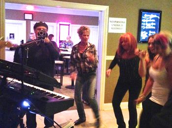 Fox's Lounge - Antioch
