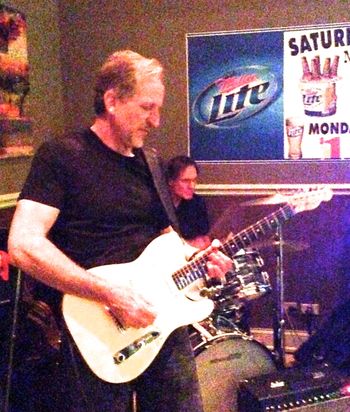 Fox's Lounge - Antioch
