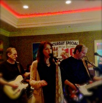 Fox's Lounge - Antioch
