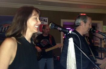 Fox's Lounge - Antioch
