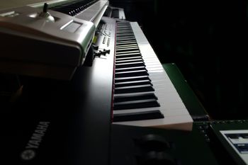 Yamaha S90es
