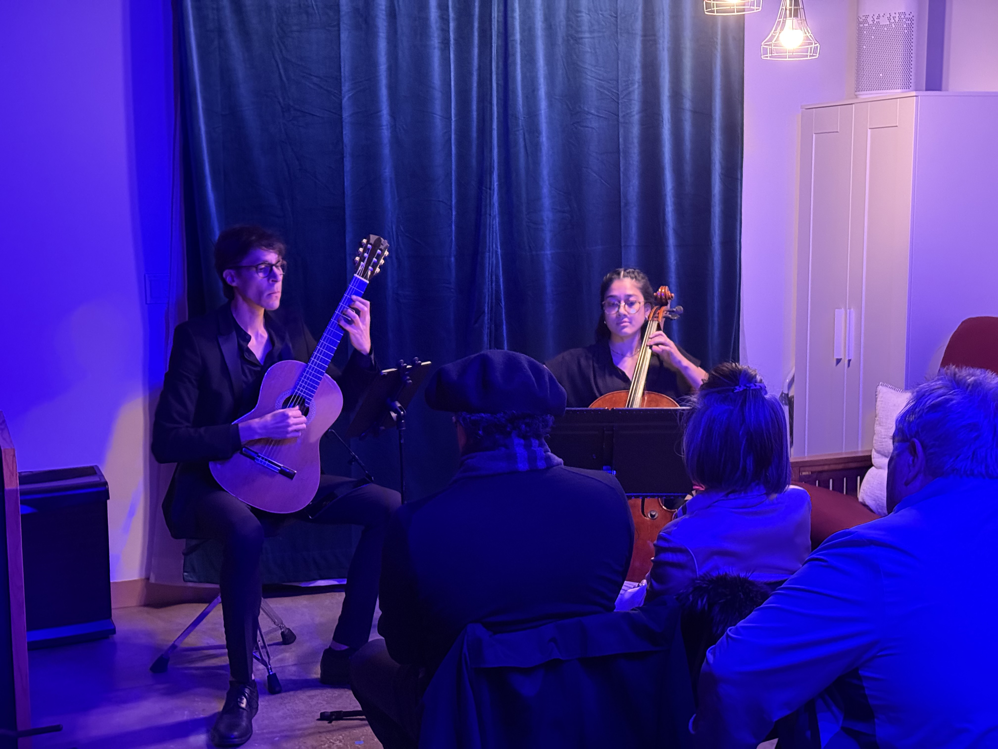 Group Guitar Lessons Denver, CO Craig Winston Classical Guitarist