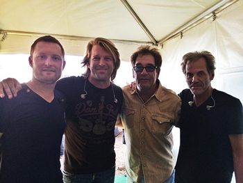 Huey Lewis
