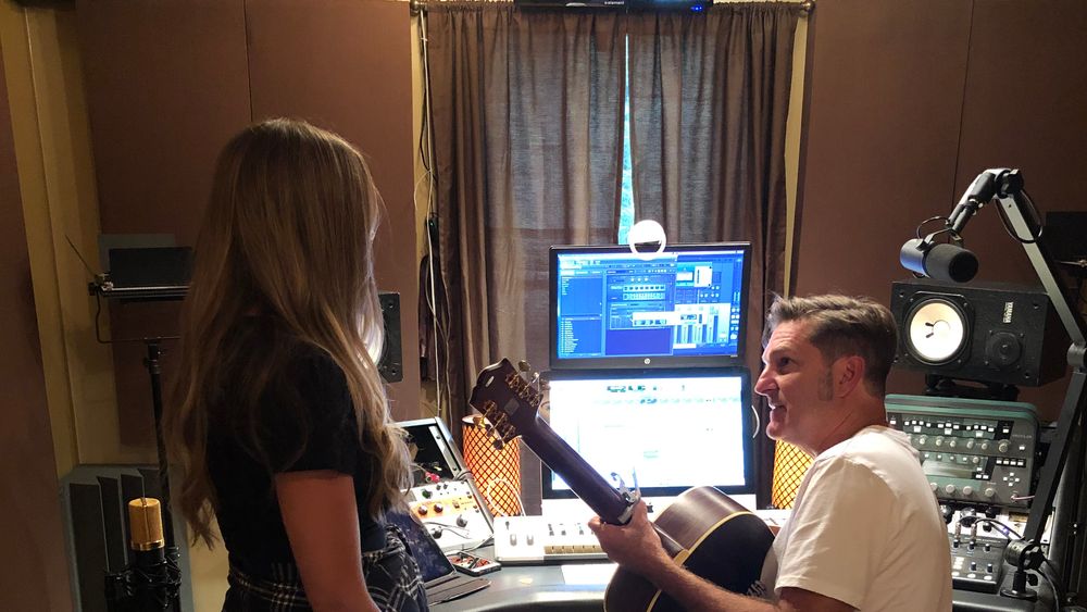 Britton Cameron Nashville Songwriting Mentor working with client 