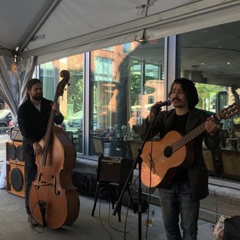 Monk's On The Commons
