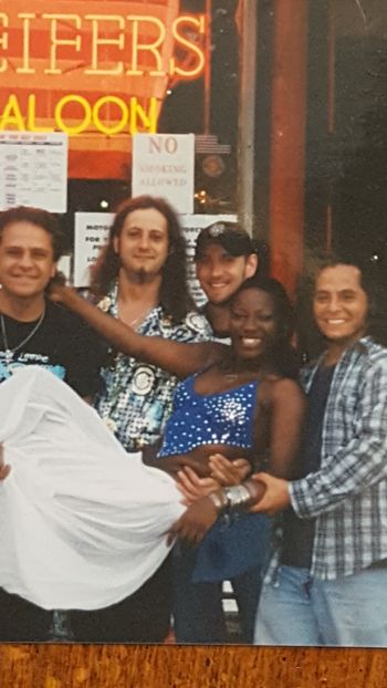 Hog's & Heiffers, NYC 2004
