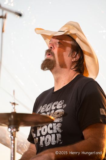 Butch Norton -drums
