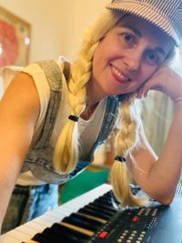 Lederhosen Lucil plays a special (rehearsal) set as part of Overdose Awareness Day