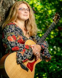 Anandi - Songwriters In The Round