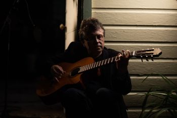 Paul_Solo_guitar
