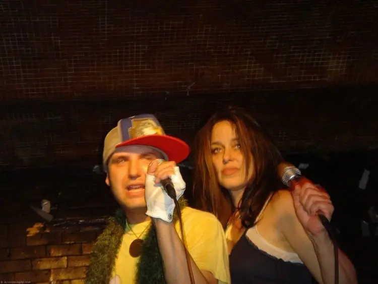 Jill Jones performing as a guest with Jeremy Gloff during a live set in New York City, highlighting her reconnection with a new generation of musicians and friends.