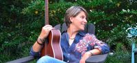 Amy Henderson  Live!