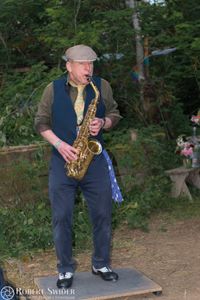 Leapin' Louie's show including MC Shoehorn