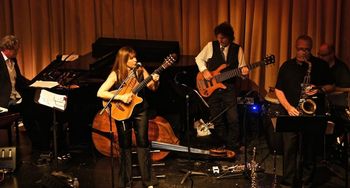 Vibrato_2014_by_James_D_

