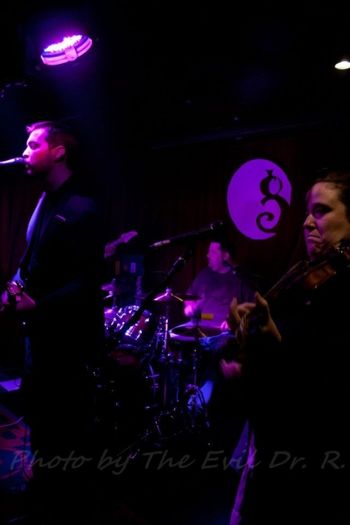 Live at the Grotto in Fort Worth, January 2012 (photo by Richard Nicholson)
