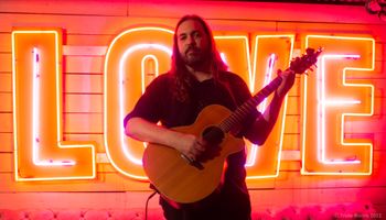 Live at Gemelle in Fort Worth, October 21, 2022 (photo by Trista Morris)
