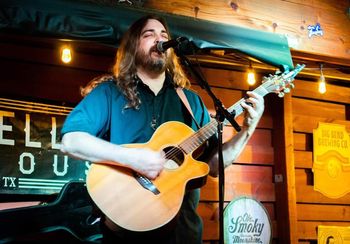 Live at Antebellum Ale House in Weatherford, January 2022 (photo by Trista Morris)
