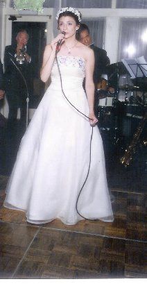 emo singing shot wedding
