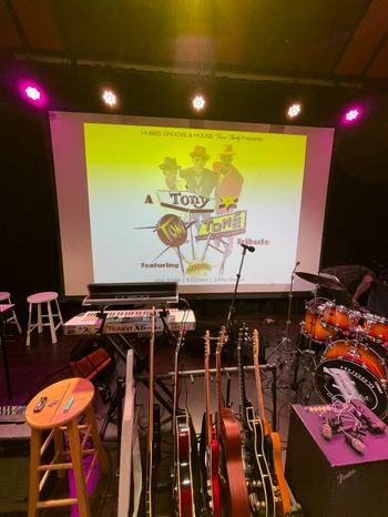 The arsenal of axes is serious!
