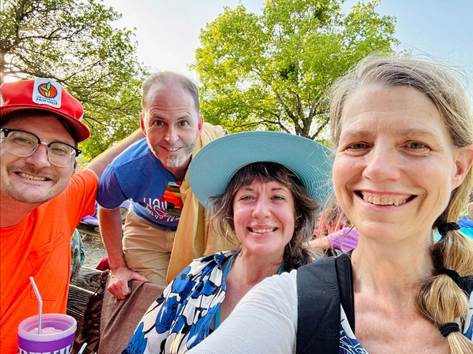 A group of people taking a selfie

AI-generated content may be incorrect.