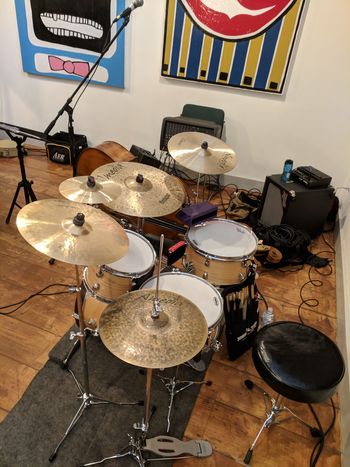 Beautiful light and compact kit with a bigger then life sound for those tight gigs TAMA Club Jam in Ash 2 of 5
