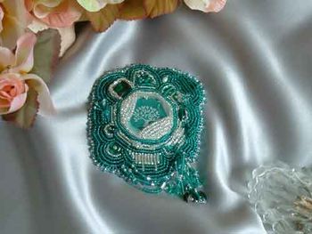 BROOCH w/ Etched Glass Cab
