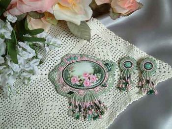 BROOCH w Earrings - Native American Couching Technique
