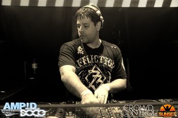 mondo_amp_14
