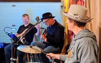 Fickel/Law/Deckard Trio back at Friendly Beasts!