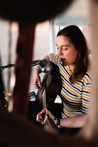 Abi Moore- live at the Malt Cross