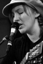 Abi Moore: Live and Solo