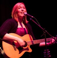 Abi Moore live in Scotter