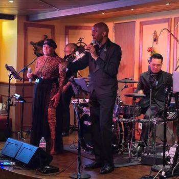 Red Frog Pub, Carnival Miracle
