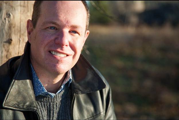 A close-up of a person smiling

AI-generated content may be incorrect.