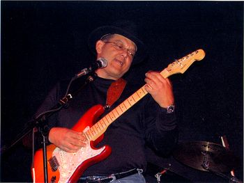 kevan_guitar2
