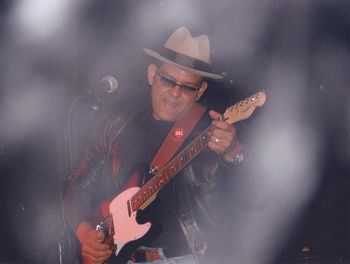 kevan_guitar11
