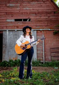 Jessie Veeder in Medora