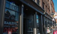 Bailey's Sports Grille w/ Eric Holmgren