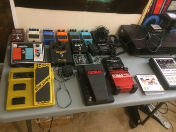 Ayresol studio October 2016 - The effects and gadget table
