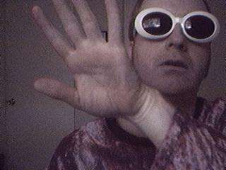 the wary hand 2004
