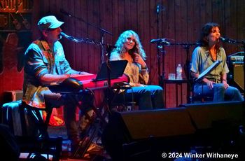 Saxon Pub, Austin Texas, April 24th. Photo by Winker Withaneye.
