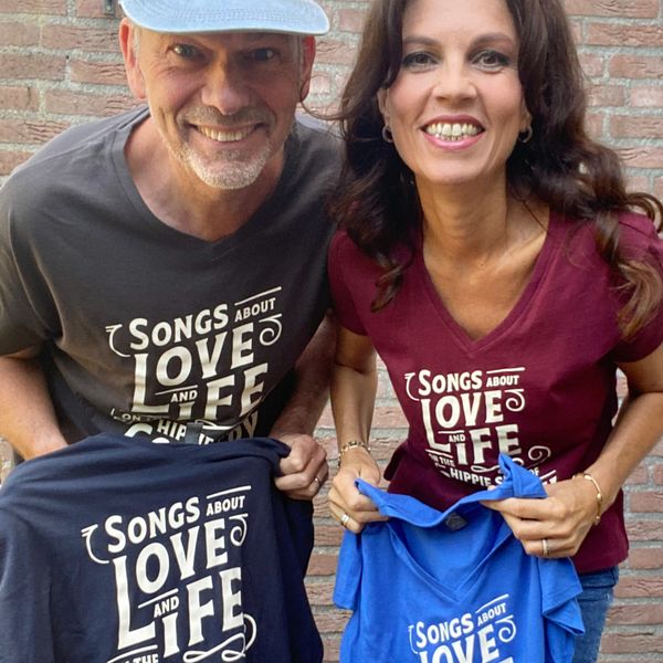 2 Tip Jar shirts (Wine of Light Royal Blue en Dark Grey of Navy)